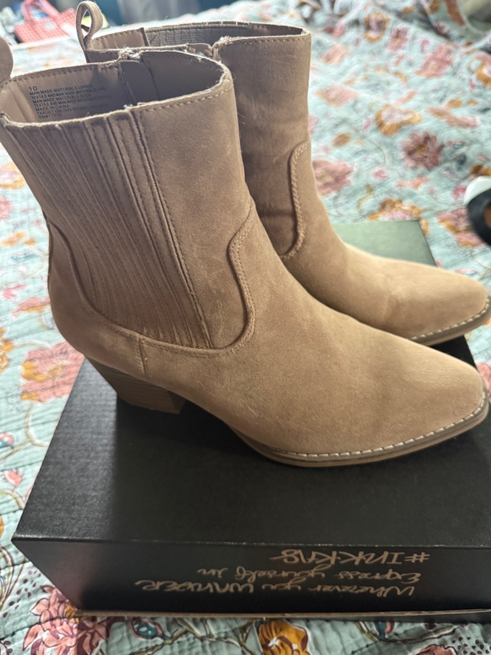 Universal Thread Women’s Solita Western Tan Suede Ankle Boots size 10